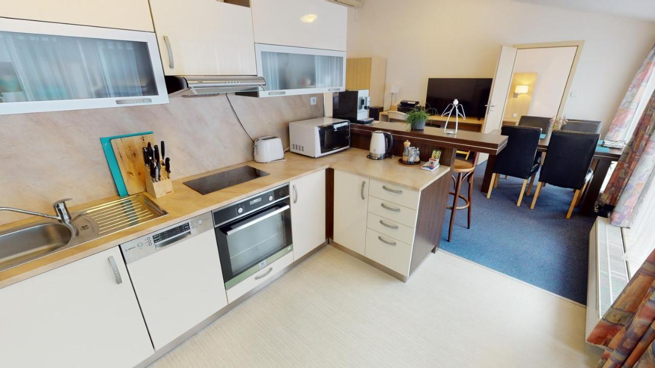 Apartments Kroměříž エクステリア 写真