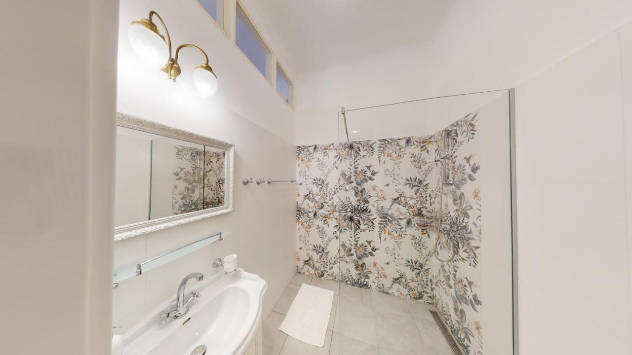 Apartments Kroměříž エクステリア 写真
