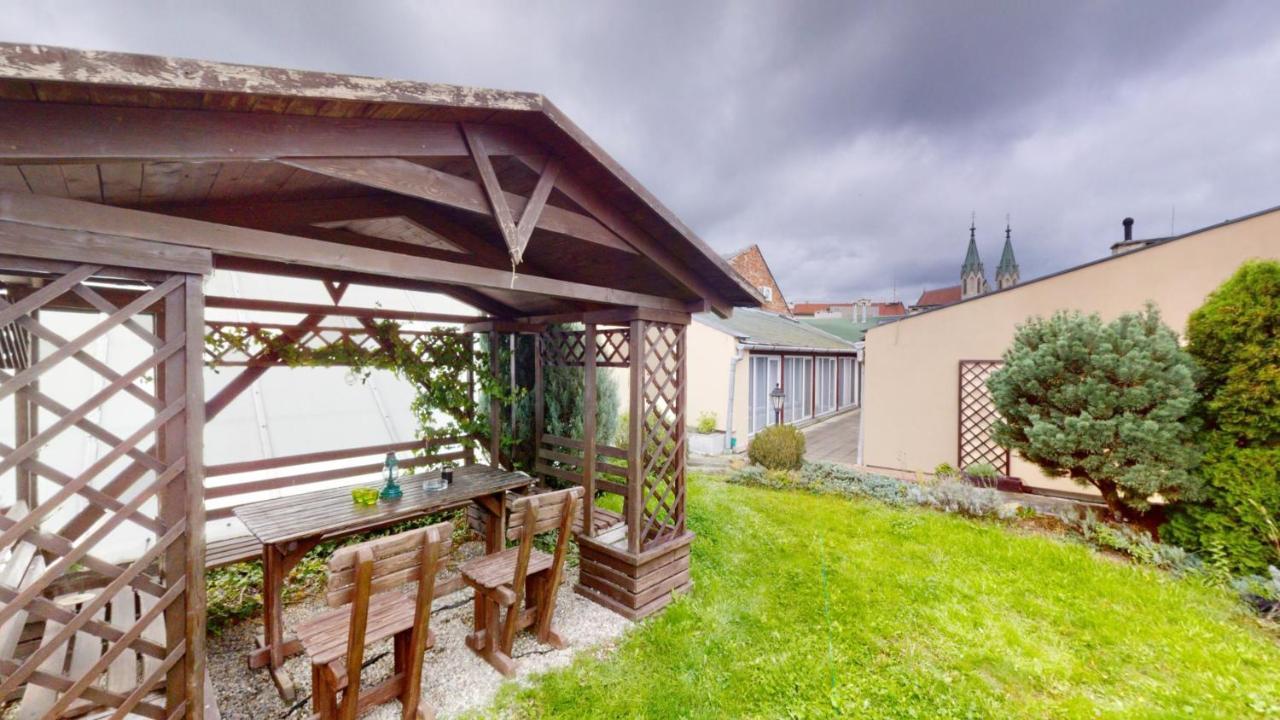 Apartments Kroměříž エクステリア 写真