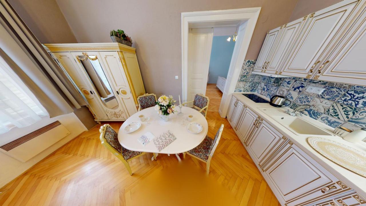 Apartments Kroměříž エクステリア 写真