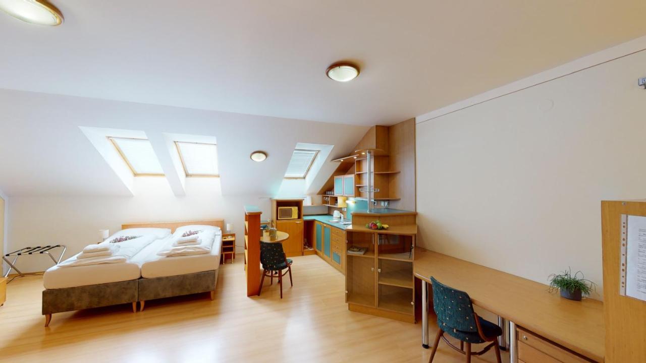 Apartments Kroměříž エクステリア 写真