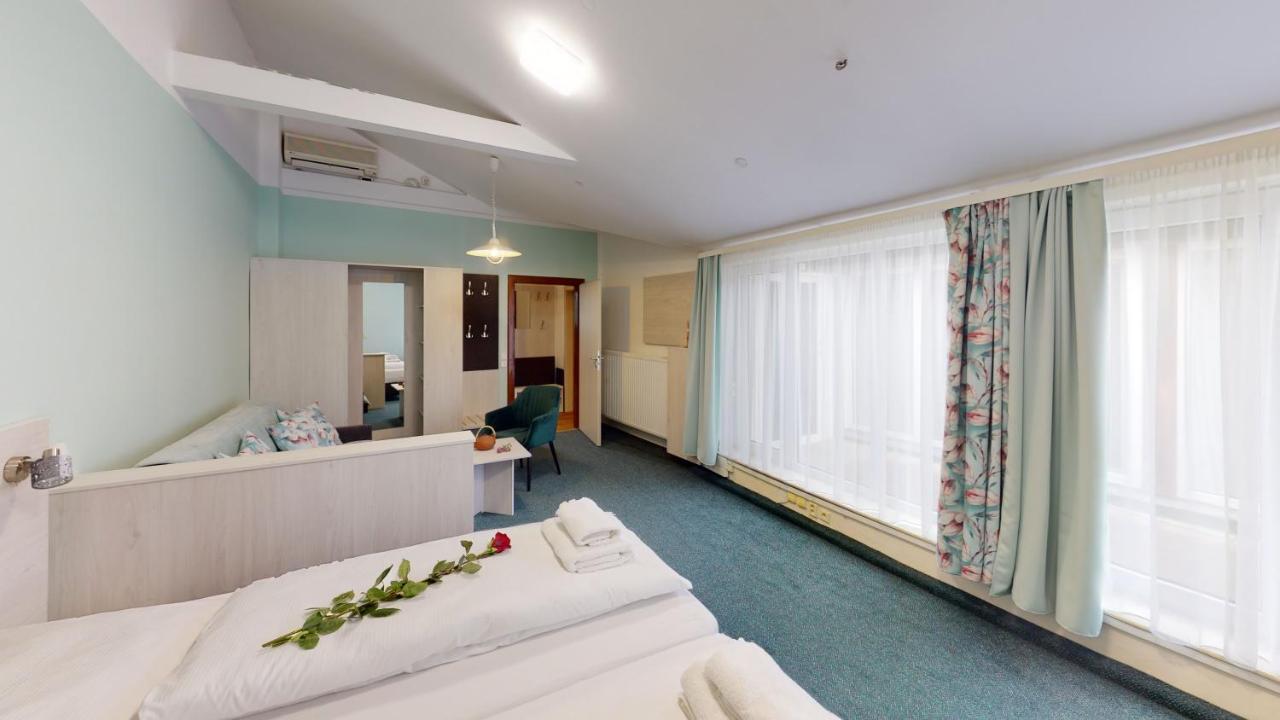 Apartments Kroměříž エクステリア 写真