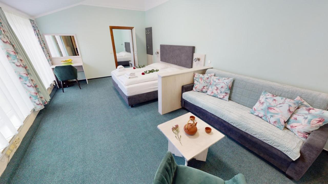 Apartments Kroměříž エクステリア 写真