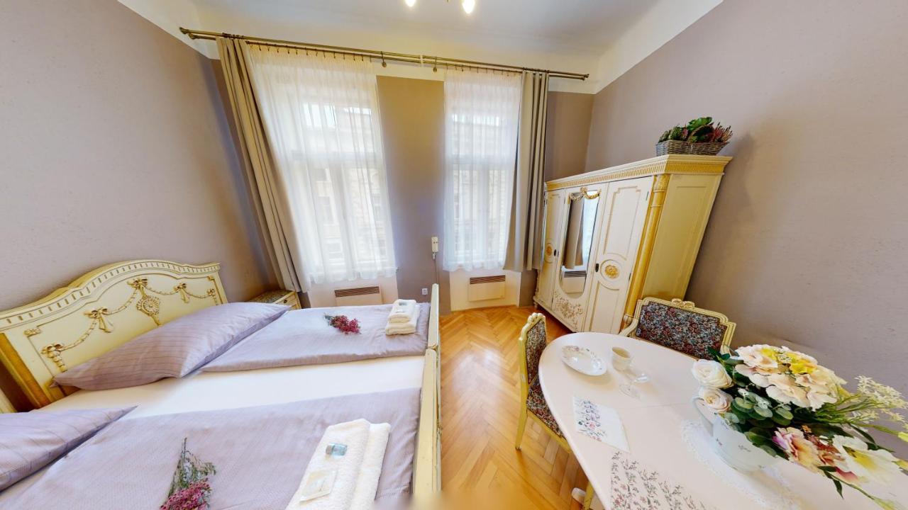 Apartments Kroměříž エクステリア 写真
