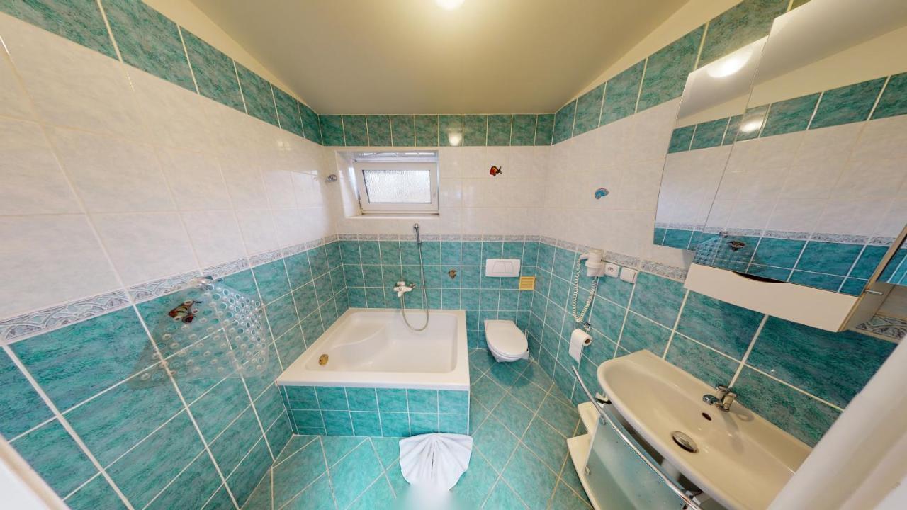 Apartments Kroměříž エクステリア 写真