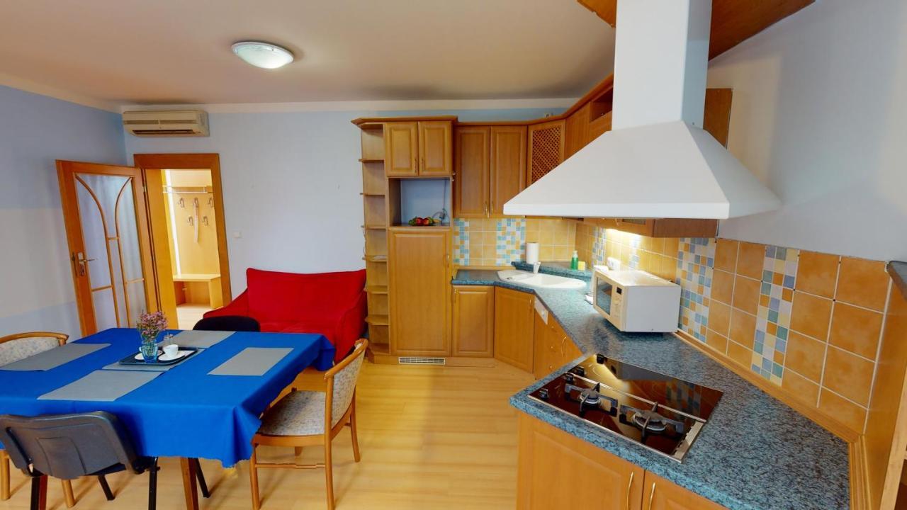 Apartments Kroměříž エクステリア 写真