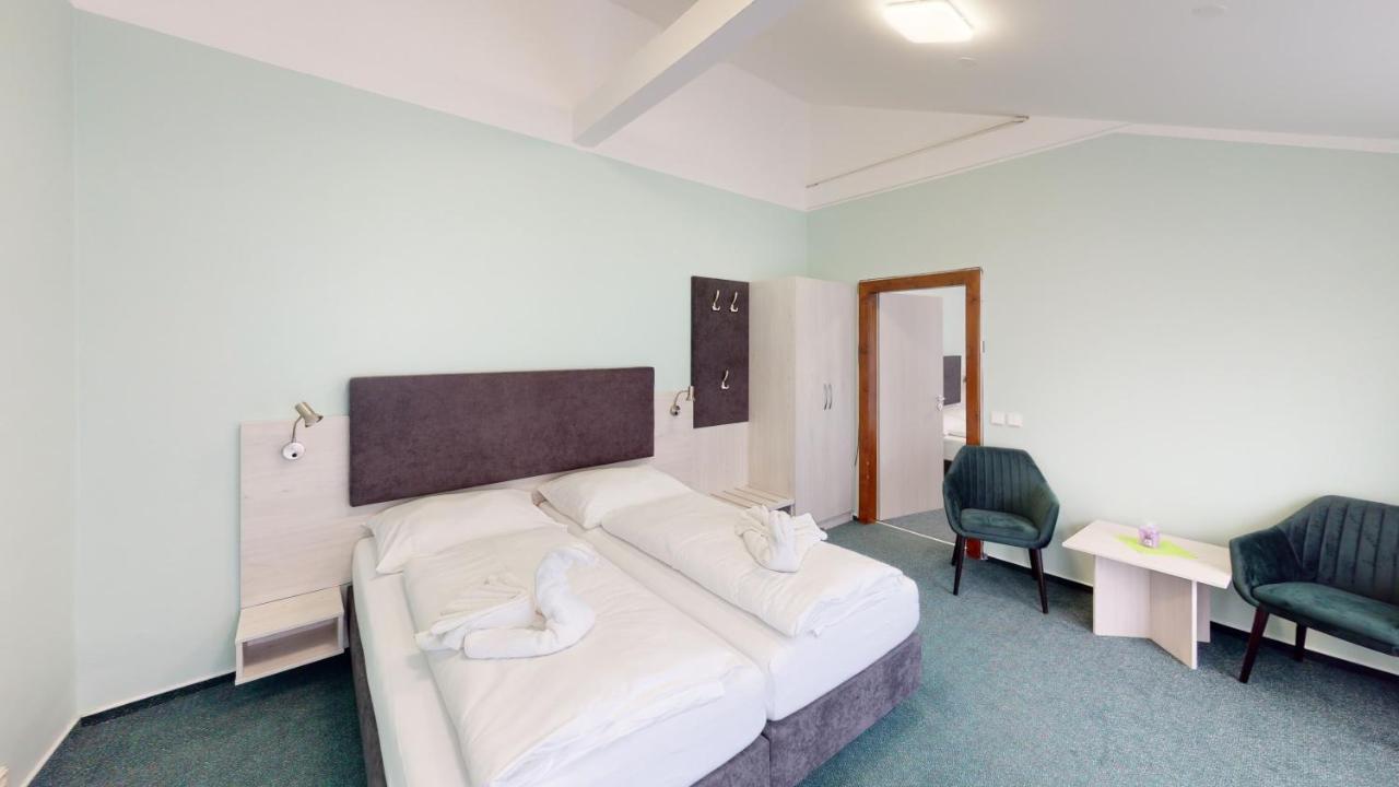 Apartments Kroměříž エクステリア 写真