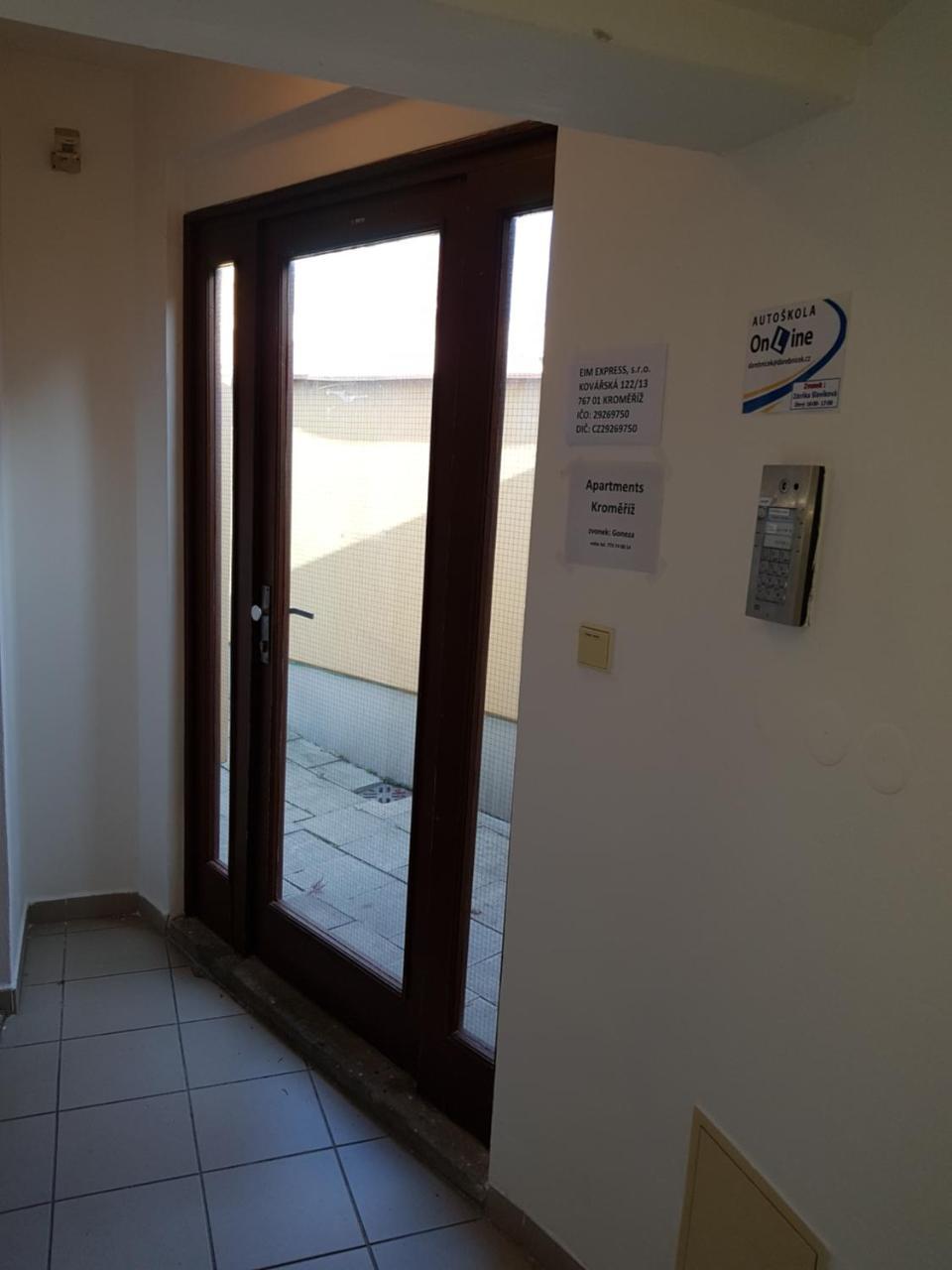 Apartments Kroměříž エクステリア 写真